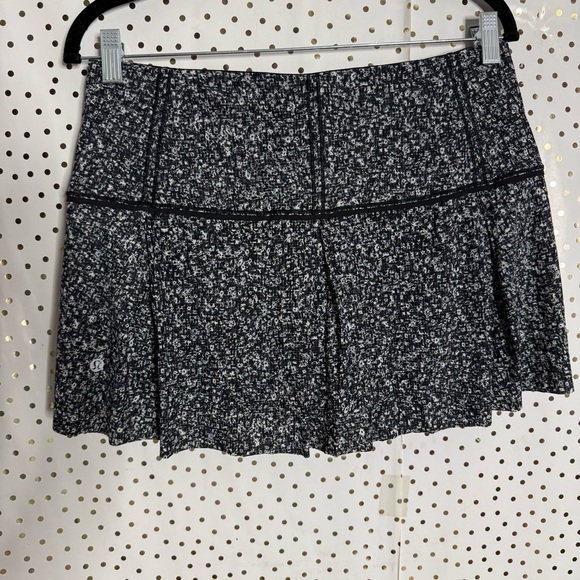 Lululemon Lost in Pace Skirt - Picture 6 of 8